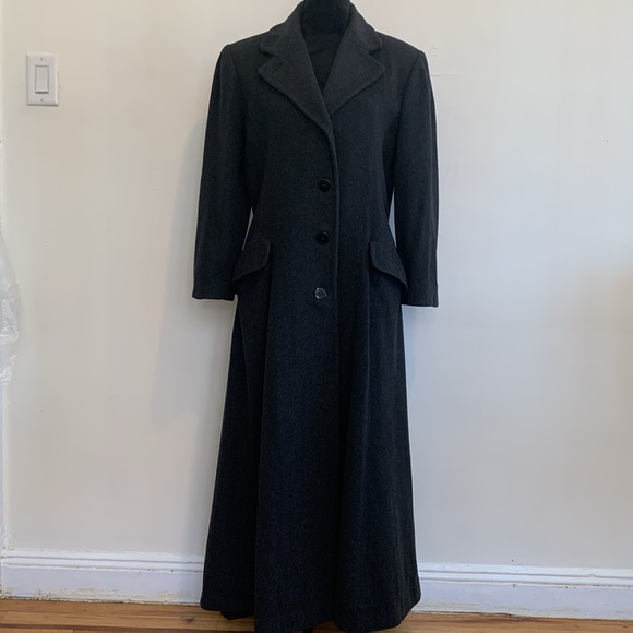 Countess Sarah Coat - Picture 3 of 14